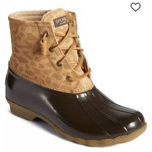 Sperry woman’s saltwater boot